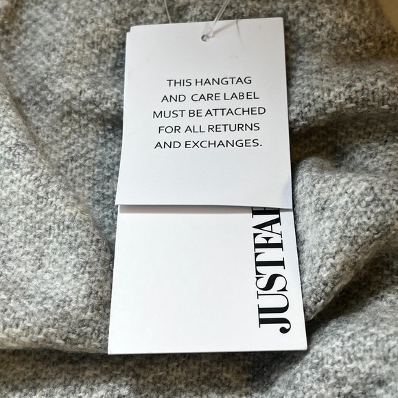 Cozy Gray Knit Turtleneck Poncho Sleeveless Sweater One Size Soft Oversized NWT - Picture 7 of 14